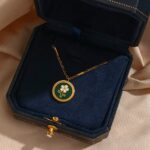 Green Garden Daisy Necklace