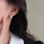 Jaque Pearl Drop Studs