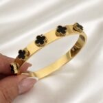 Della Clover Bangle - Black