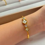 Hirena Clover Bangle